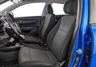 Подержанный автомобиль Kia Rio Hatchback 2019 года (19 фото)