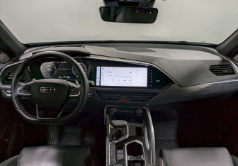 Подержанный автомобиль Geely Tugella 2023 года (22 фото)