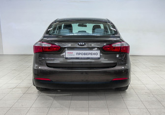 Подержанный автомобиль Kia Cerato Sedan 2013 года (5 фото)
