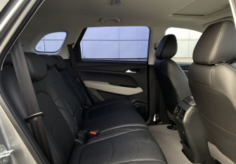 Подержанный автомобиль Chevrolet Captiva 2022 года (25 фото)