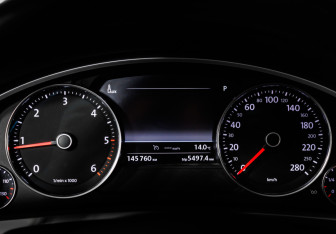 Подержанный автомобиль Volkswagen Touareg 2013 года (10 фото)