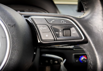 Подержанный автомобиль Audi A3 Sedan 2017 года (25 фото)