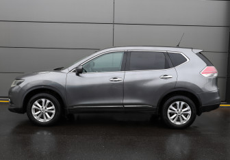 Подержанный автомобиль Nissan X-Trail 2016 года (8 фото)
