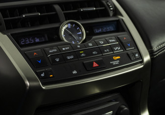 Подержанный автомобиль Lexus NX 2014 года (15 фото)