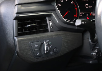 Подержанный автомобиль Audi A4 Sedan 2018 года (18 фото)