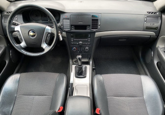 Подержанный автомобиль Chevrolet Epica 2010 года (10 фото)