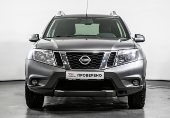 Подержанный автомобиль Nissan Terrano 2018 года (2 фото)