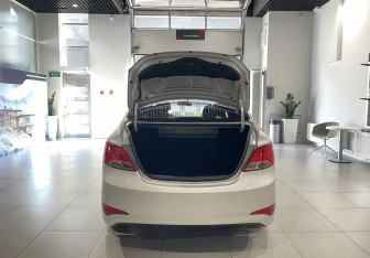 Подержанный автомобиль Hyundai Solaris Sedan 2014 года (7 фото)