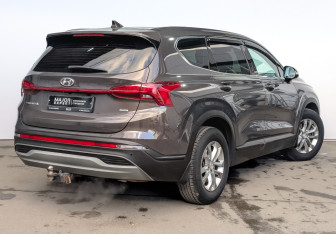 Подержанный автомобиль Hyundai Santa Fe 2021 года (5 фото)