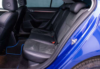 Подержанный автомобиль Skoda Octavia Liftback 2019 года (11 фото)