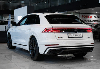 Подержанный автомобиль Audi Q8 2019 года (6 фото)