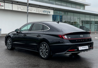 Подержанный автомобиль Hyundai Sonata 2019 года (7 фото)