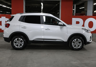 Подержанный автомобиль Chery Tiggo 4 2022 года (4 фото)