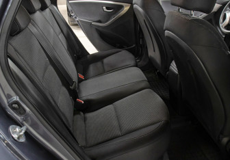 Подержанный автомобиль Hyundai i30 Hatchback 2015 года (12 фото)