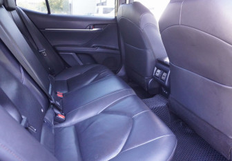Подержанный автомобиль Toyota Camry Sedan 2019 года (10 фото)