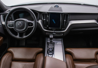 Подержанный автомобиль Volvo XC60 2018 года (13 фото)