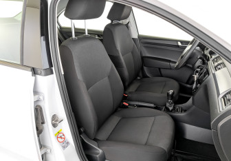 Подержанный автомобиль Skoda Rapid Liftback 2019 года (23 фото)