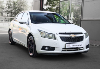Подержанный автомобиль Chevrolet Cruze Sedan 2012 года (3 фото)