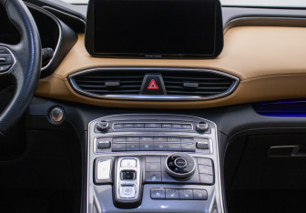 Подержанный автомобиль Hyundai Santa Fe 2022 года (14 фото)