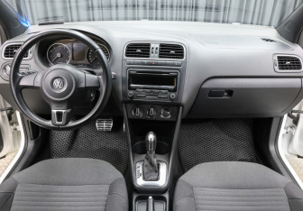 Подержанный автомобиль Volkswagen Polo Hatchback 2012 года (14 фото)
