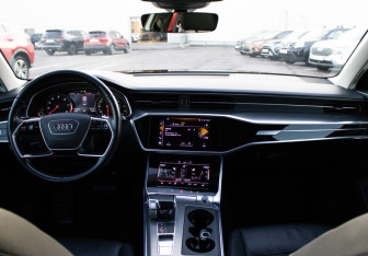Подержанный автомобиль Audi A6 Sedan 2021 года (11 фото)
