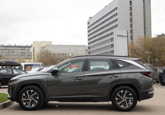 Подержанный автомобиль Hyundai Tucson 2022 года (6 фото)