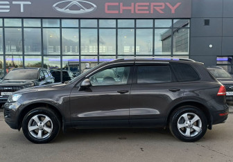 Подержанный автомобиль Volkswagen Touareg 2011 года (8 фото)