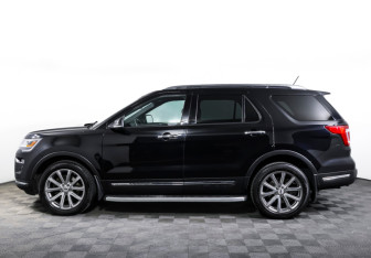 Подержанный автомобиль Ford Explorer 2019 года (8 фото)