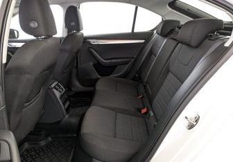 Подержанный автомобиль Skoda Octavia Liftback 2014 года (18 фото)