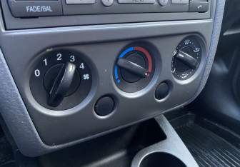 Подержанный автомобиль Ford Fusion 2008 года (14 фото)