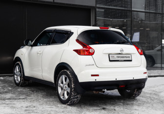 Подержанный автомобиль Nissan Juke 2013 года (7 фото)