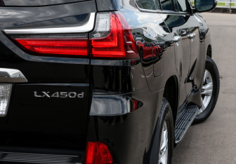Подержанный автомобиль Lexus LX 2016 года (24 фото)