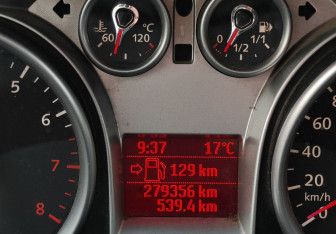 Подержанный автомобиль Ford Focus Sedan 2008 года (10 фото)