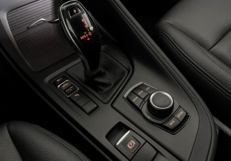 Подержанный автомобиль BMW X1 2020 года (16 фото)