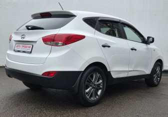 Подержанный автомобиль Hyundai ix35 2015 года (5 фото)