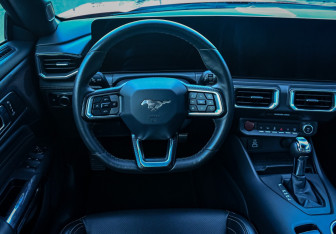 Подержанный автомобиль Ford Mustang Convertible 2024 года (11 фото)