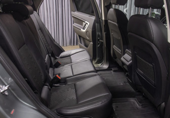Подержанный автомобиль Land Rover Discovery Sport 2018 года (10 фото)
