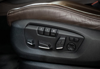 Подержанный автомобиль BMW X5 2014 года (17 фото)