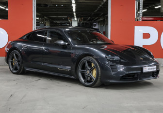 Подержанный автомобиль Porsche Taycan 2021 года (3 фото)
