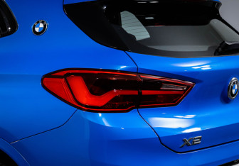 Подержанный автомобиль BMW X2 2019 года (16 фото)