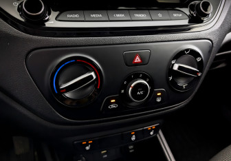 Подержанный автомобиль Hyundai Solaris Sedan 2021 года (26 фото)