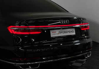 Подержанный автомобиль Audi A8 2019 года (27 фото)