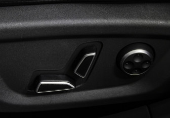 Подержанный автомобиль Changan UNI-V 2024 года (15 фото)