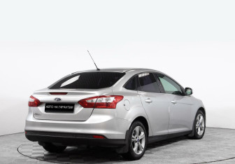 Подержанный автомобиль Ford Focus Sedan 2012 года (3 фото)