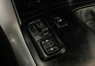 Подержанный автомобиль Toyota Land Cruiser Prado 2005 года (14 фото)