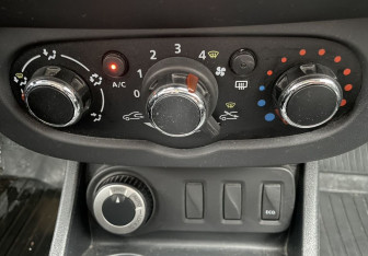 Подержанный автомобиль Renault Duster 2017 года (14 фото)