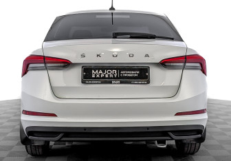 Подержанный автомобиль Skoda Rapid Liftback 2022 года (6 фото)