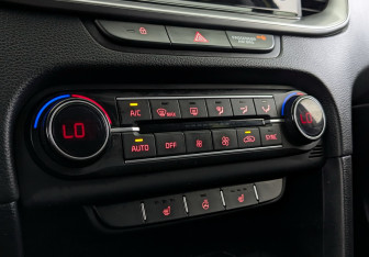 Подержанный автомобиль Kia Ceed Wagon 2021 года (14 фото)