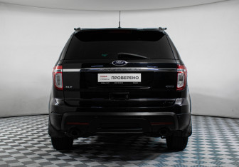 Подержанный автомобиль Ford Explorer 2014 года (6 фото)