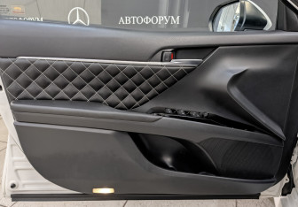 Подержанный автомобиль Toyota Camry Sedan 2018 года (19 фото)